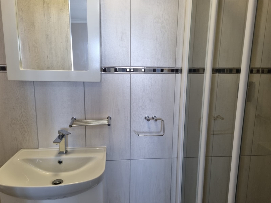 To Let 2 Bedroom Property for Rent in Voorbaai Western Cape
